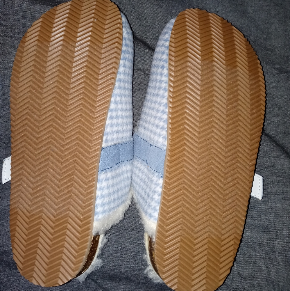 Land End slip on shoes - Picture 2 of 3